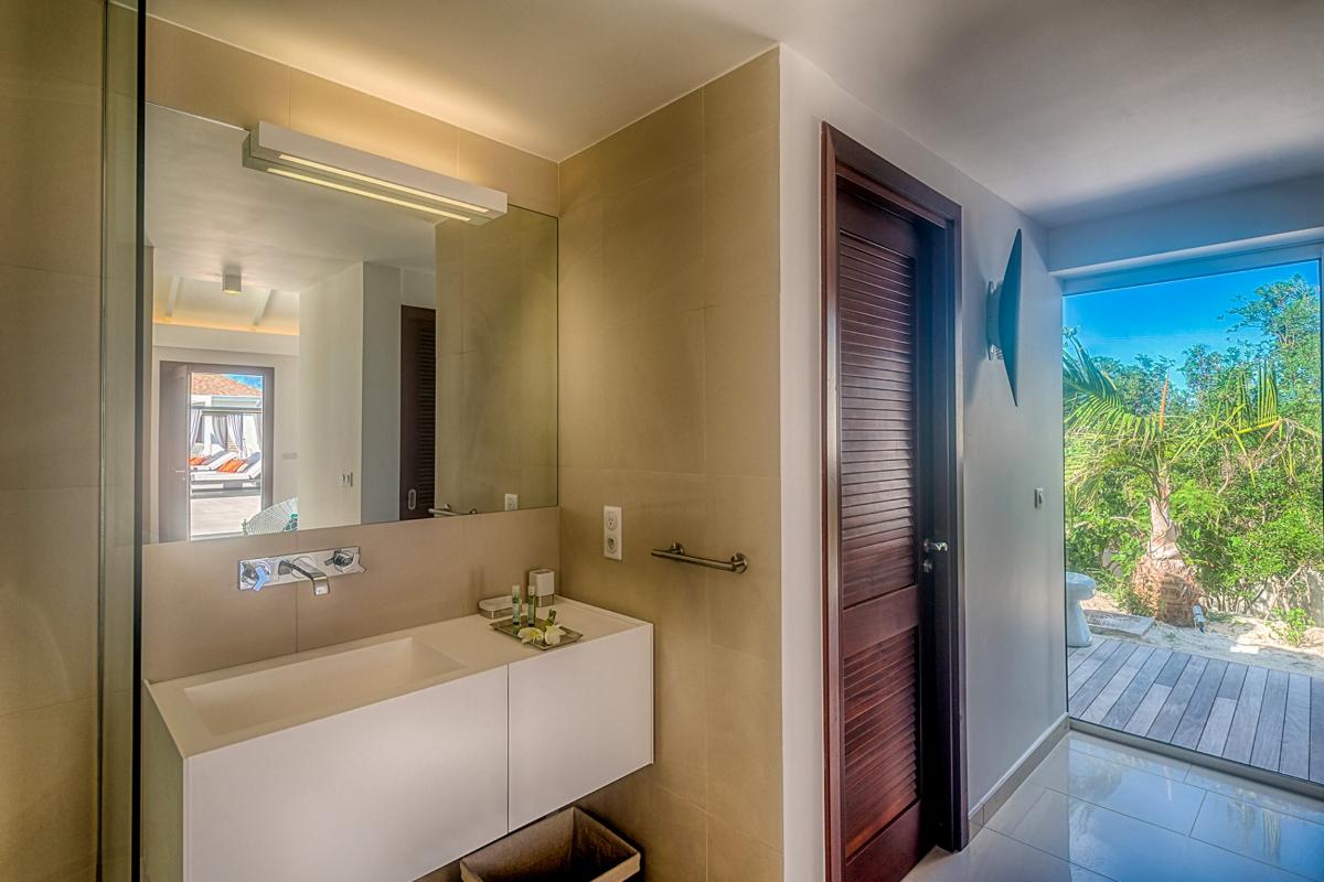 Luxury Beach Front Villa rental - Bathroom 2